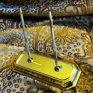 Elegant BALDWIN solid brass pen holder